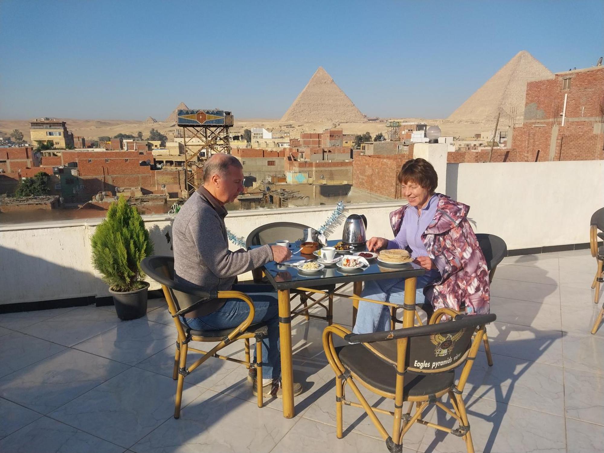 Eagles Pyramids View Hotel Kafret el-Gabal Exterior foto