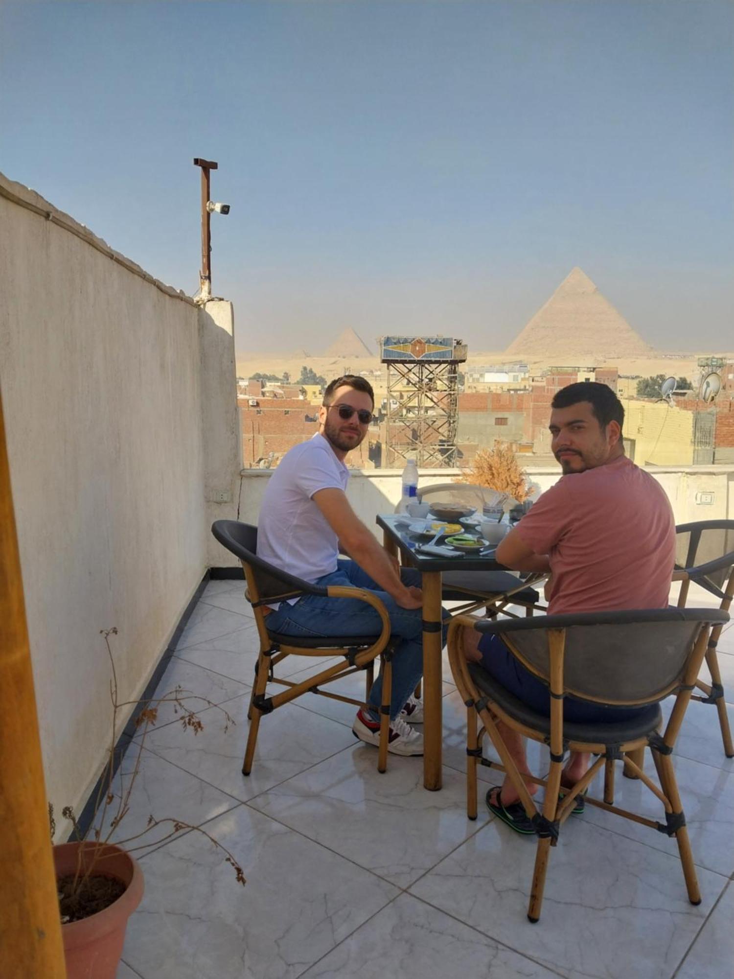 Eagles Pyramids View Hotel Kafret el-Gabal Exterior foto